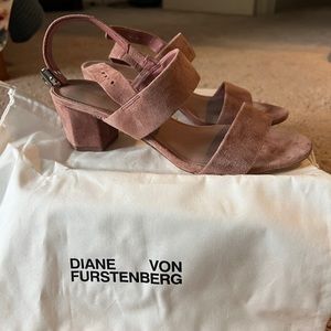 Womens Diane Von Furstenberg Ver Cuoio Sandal Shoes in Burlwood size 7 LIKE NEW